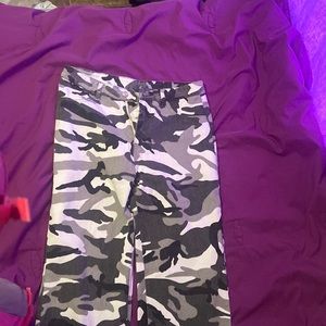 Length-44in waist-32in hips-43in thigh-26. These are brand new